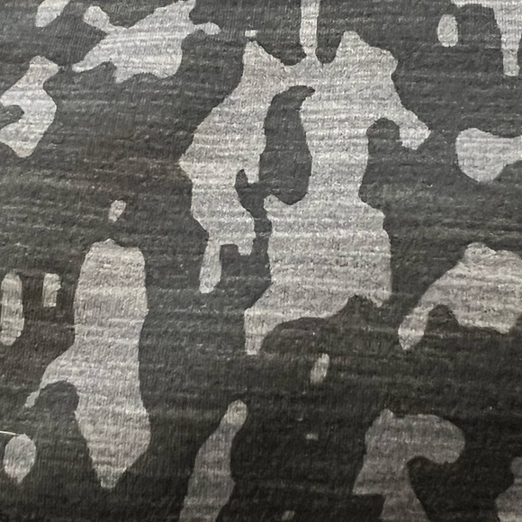 Lululemon Power Pivot Gray Camo Tank Top Size 10 - Picture 4 of 8